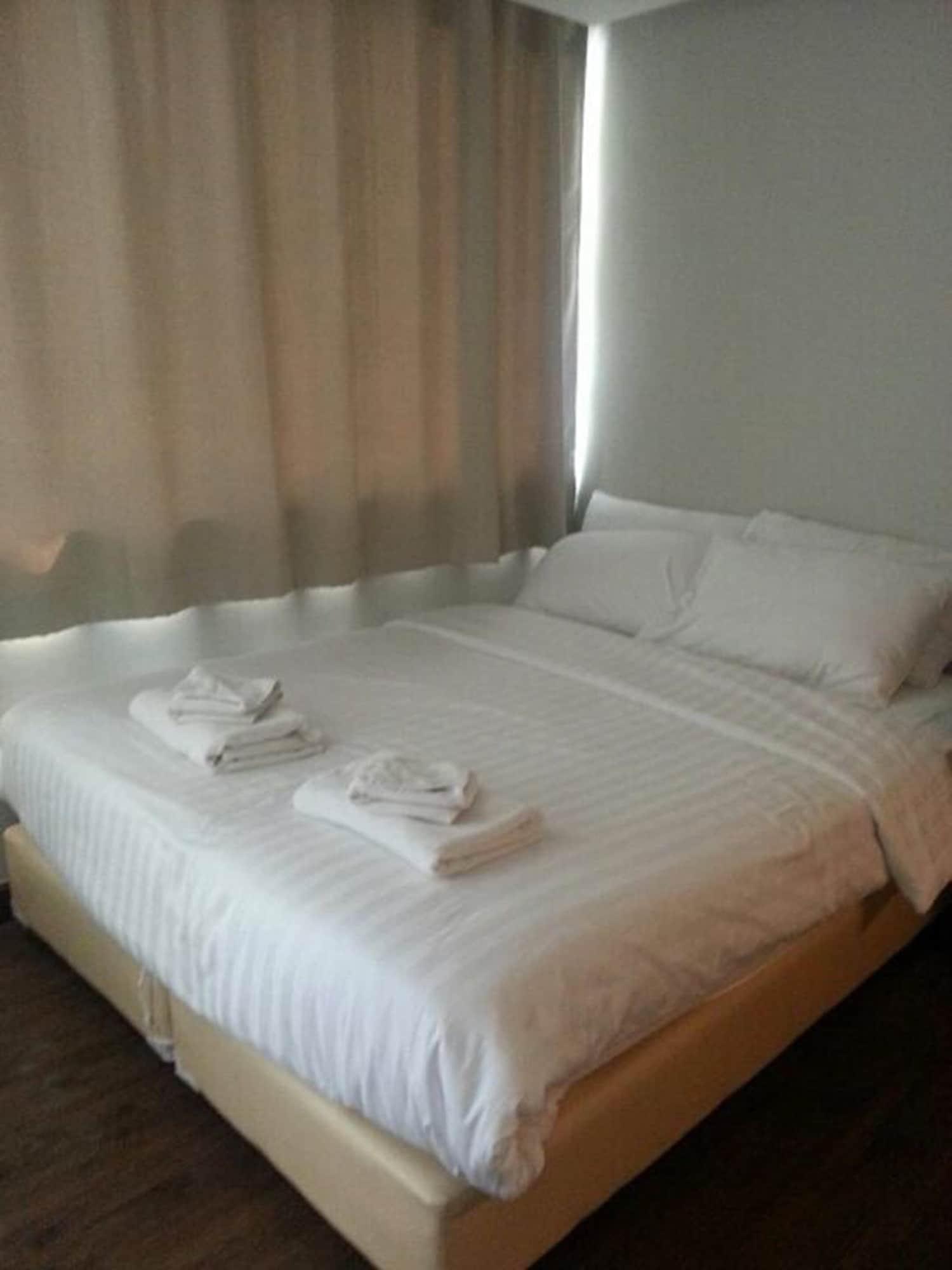Nantra Silom Hotel Bangkok Exterior photo