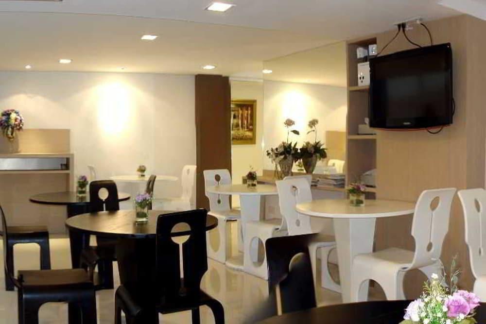 Nantra Silom Hotel Bangkok Exterior photo
