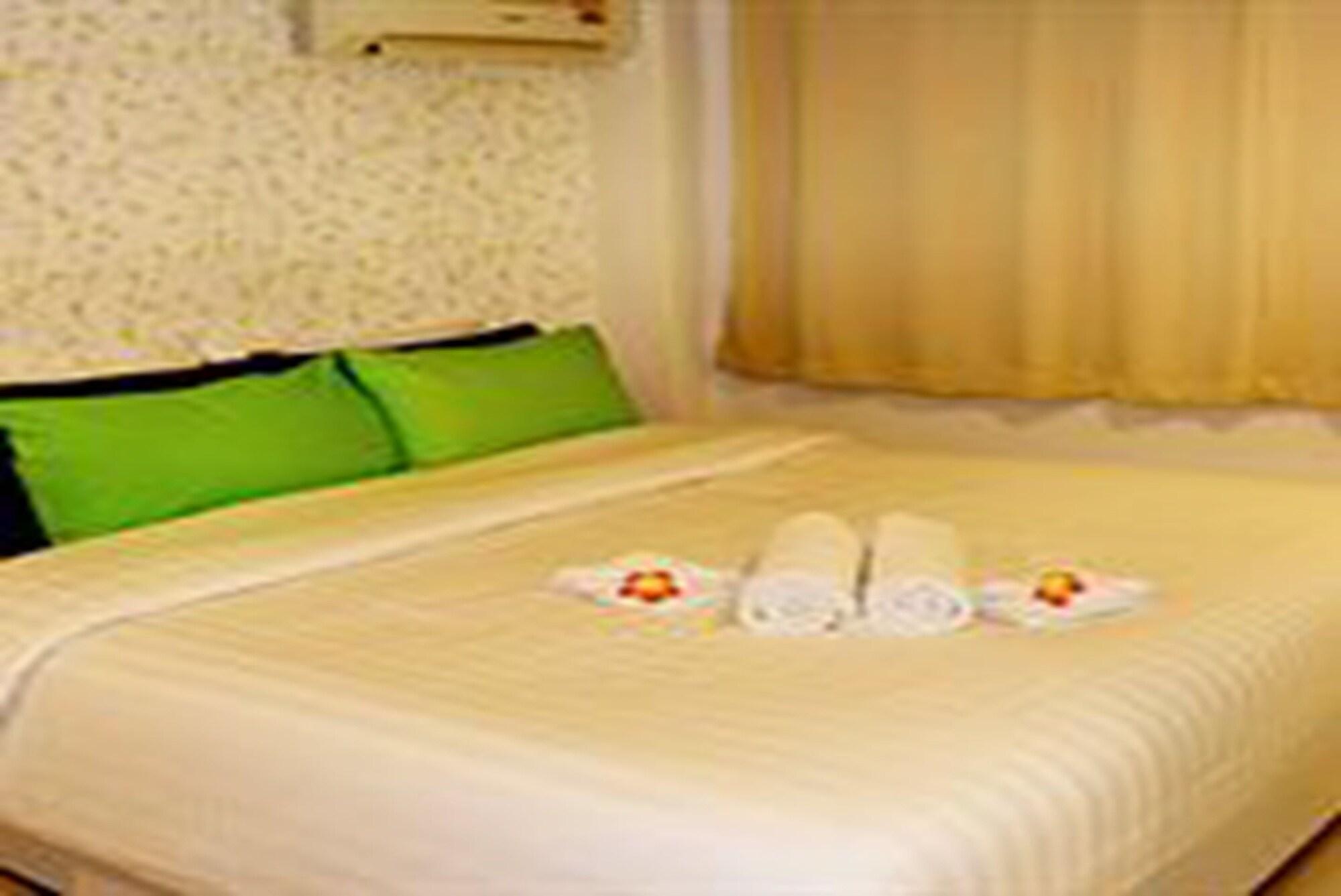 Nantra Silom Hotel Bangkok Exterior photo