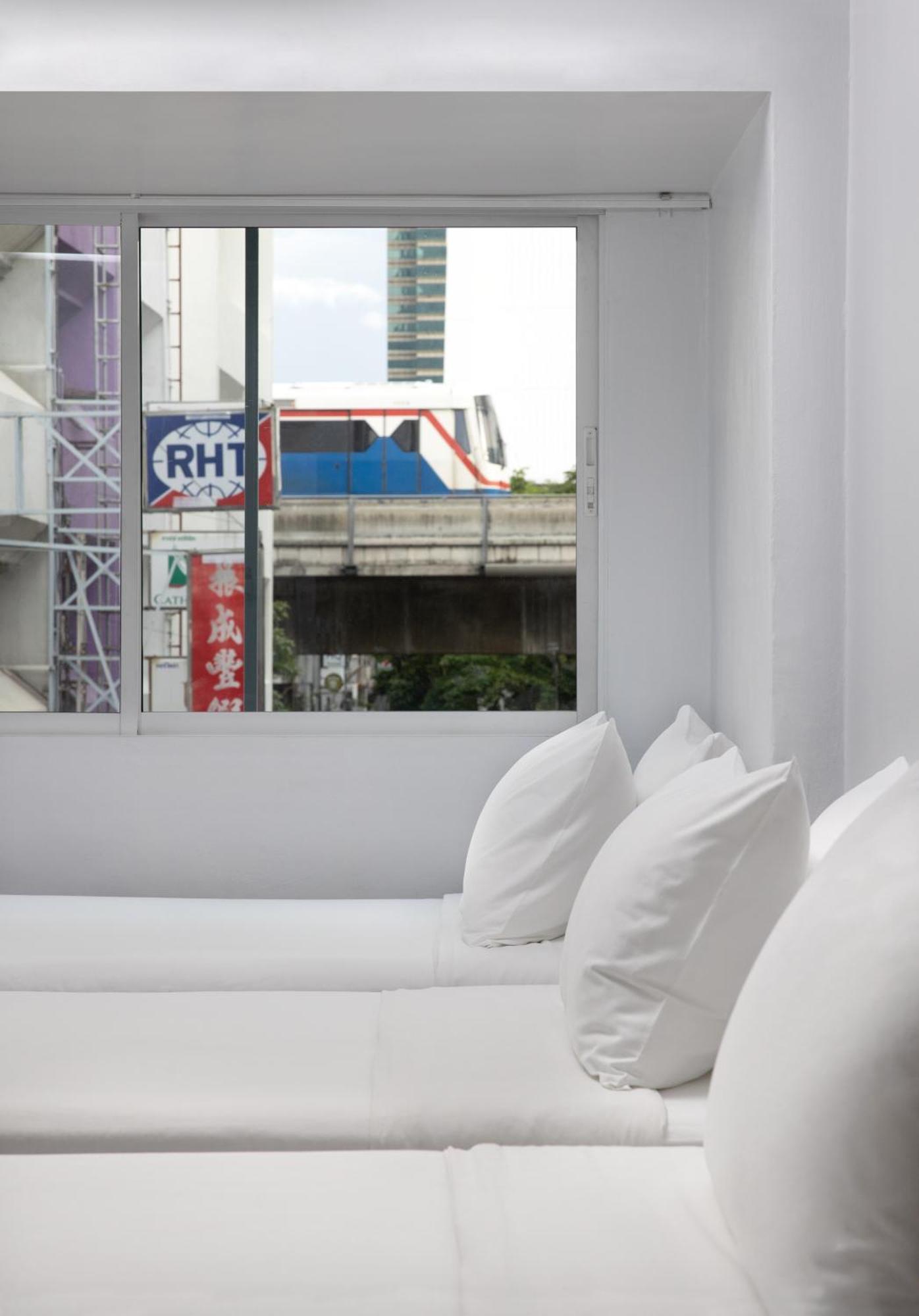 Nantra Silom Hotel Bangkok Exterior photo