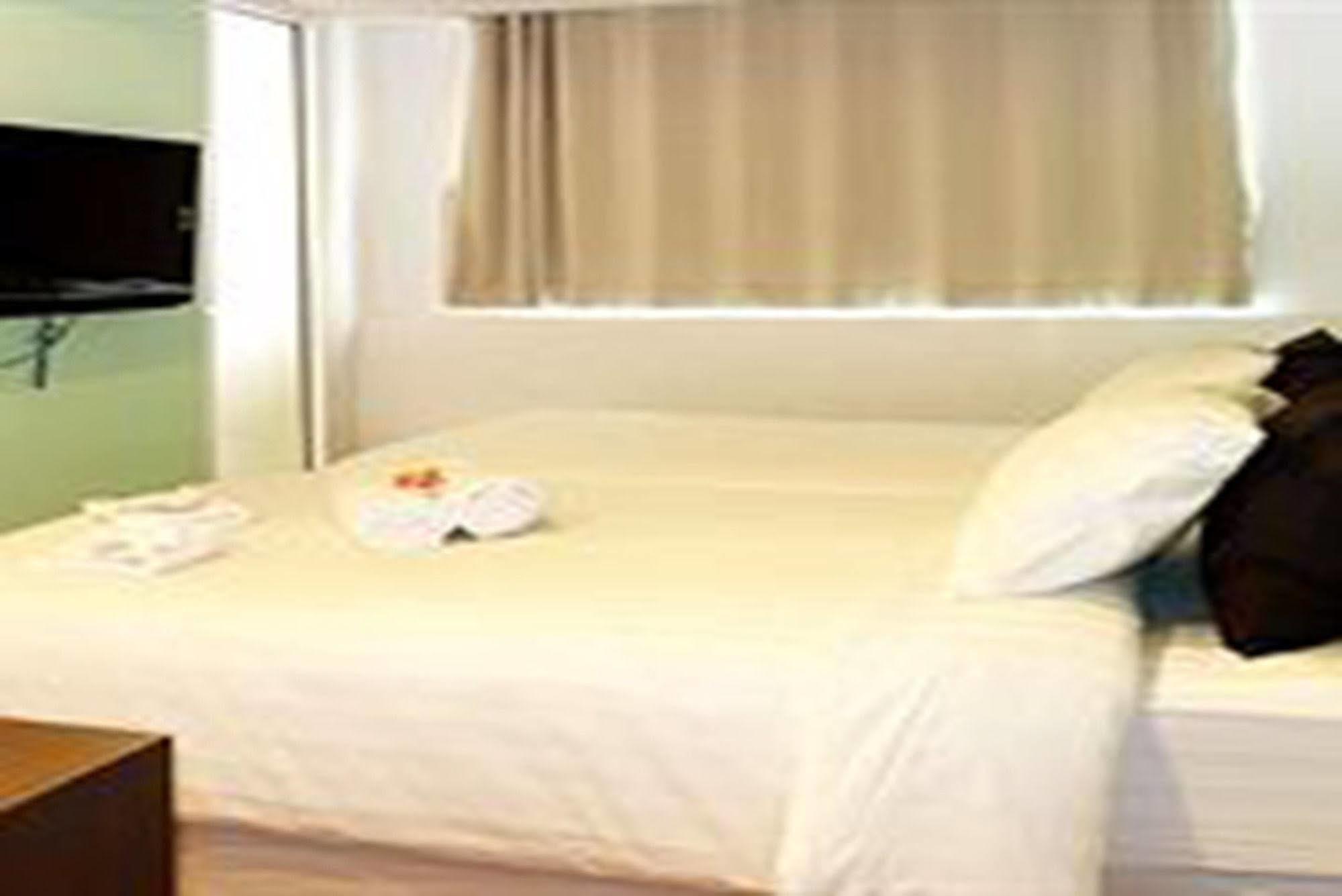 Nantra Silom Hotel Bangkok Exterior photo