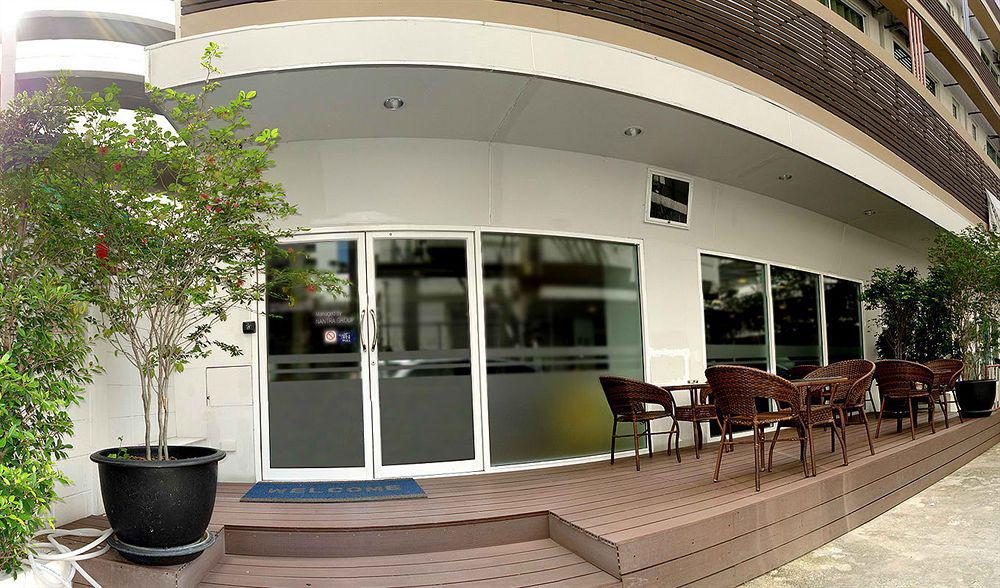 Nantra Silom Hotel Bangkok Exterior photo