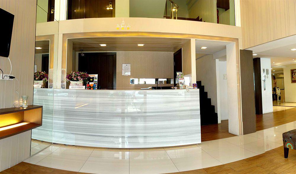 Nantra Silom Hotel Bangkok Exterior photo